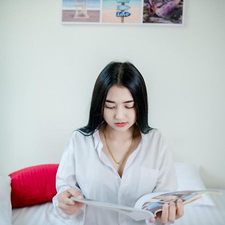 บ้านคุณพระ แอท โกเตง スラート・ターニー エクステリア 写真