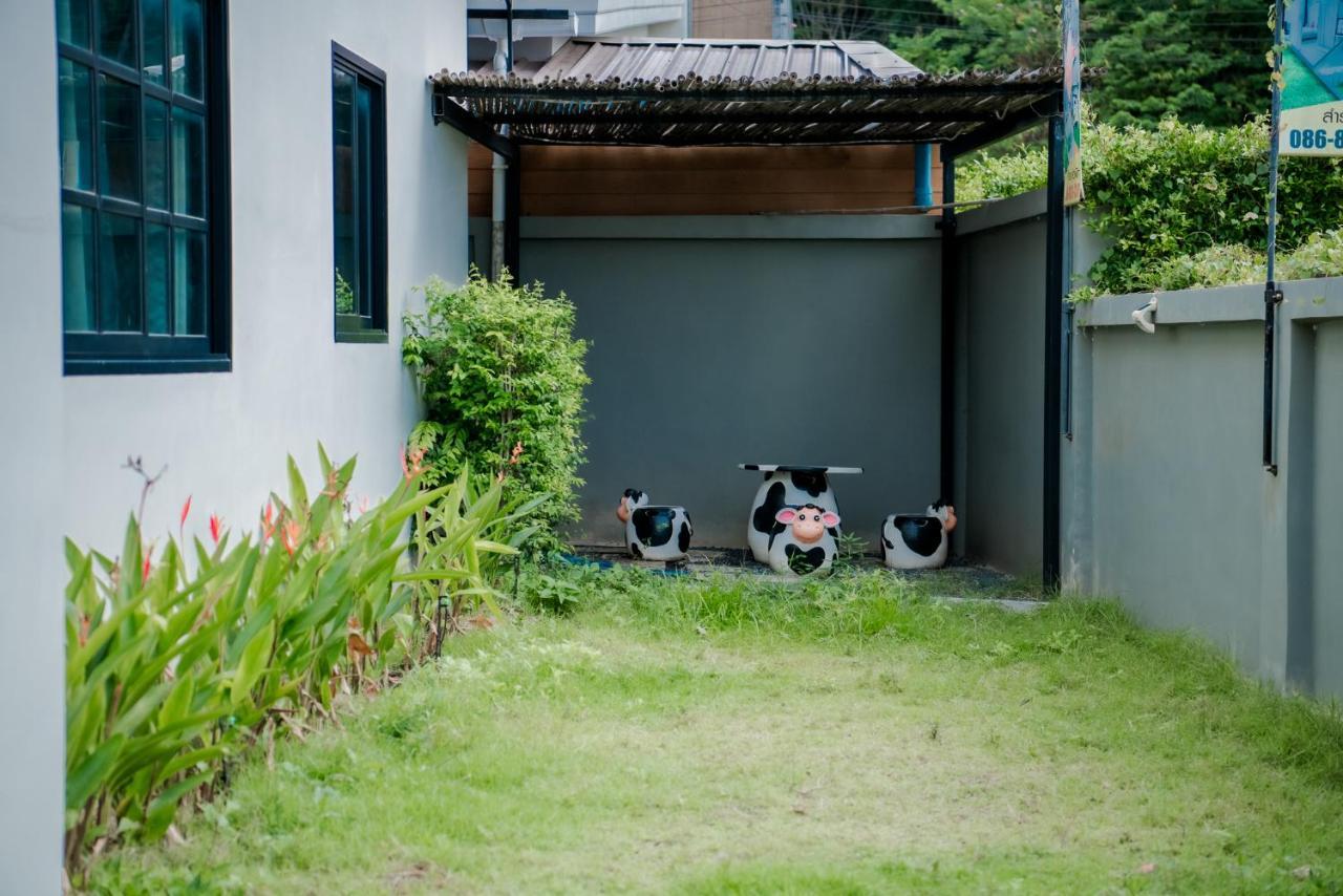 บ้านคุณพระ แอท โกเตง スラート・ターニー エクステリア 写真