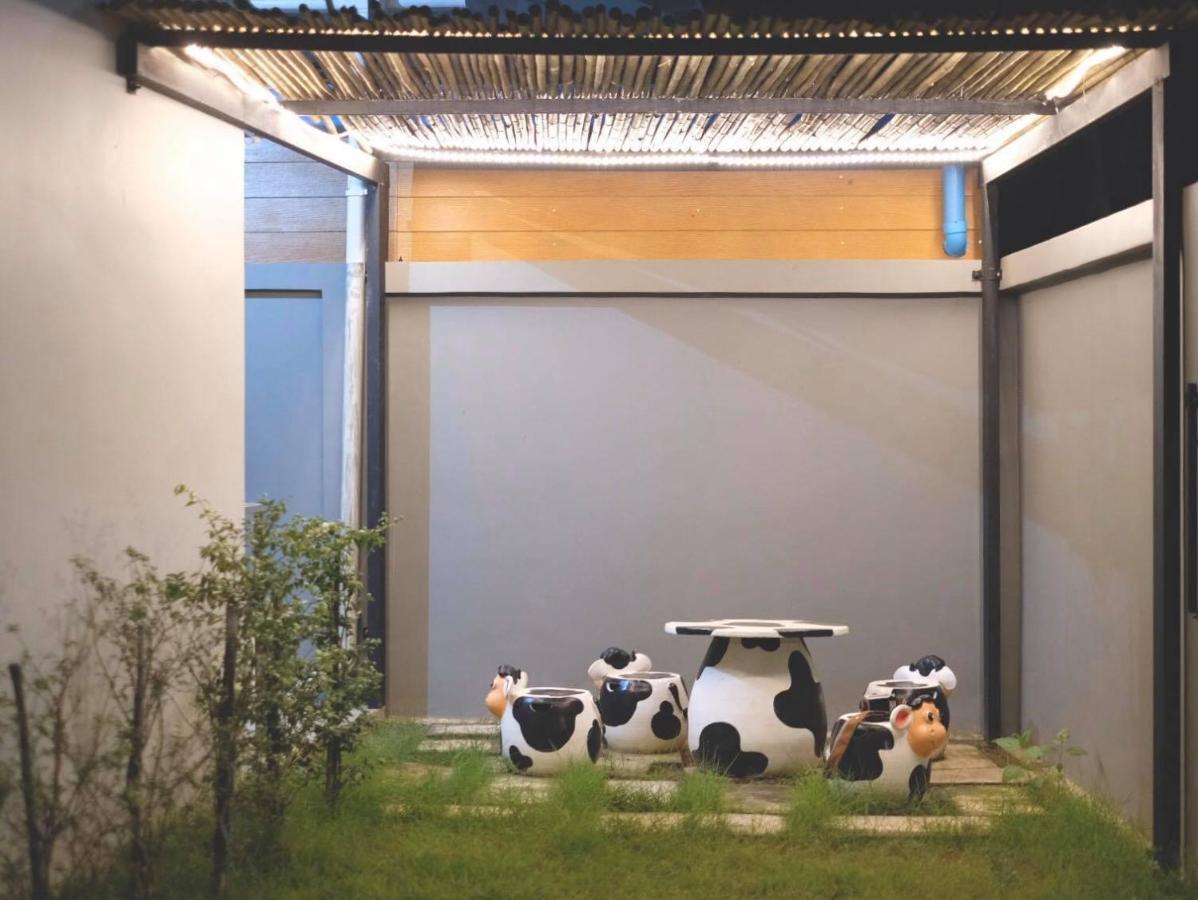 บ้านคุณพระ แอท โกเตง スラート・ターニー エクステリア 写真
